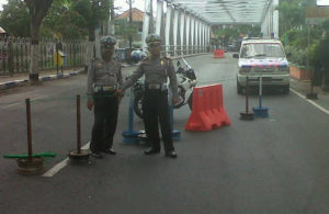 Jembatan kedung Larangan Ditutup