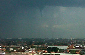 Angin Puting Beliung di Sidoarjo