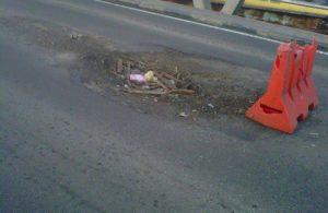 Lubang Jembatan Kedung Larangan