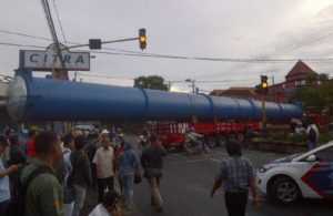 Pipa Jumbo Salah Manuver