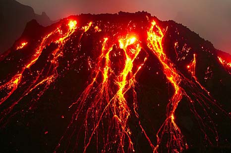 Gunung Kelud Meletus – Suara Surabaya