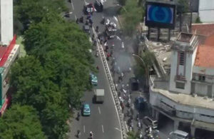 Unjuk Rasa di Tengah Kota