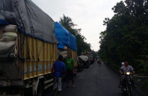 Antre Karena Perbaikan Jalan
