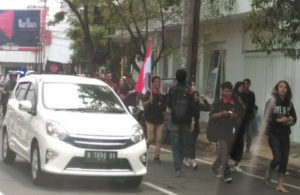 Berjalan Untuk Berdemo