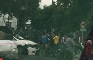 Kecelakaan Yaris dan Motor