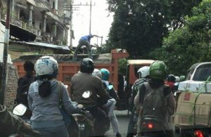 Truk Ambles, Semolowaru Macet