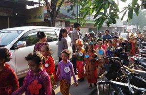 Pawai Kartini di Benowo