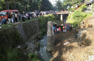 Jadi Tontonan Warga