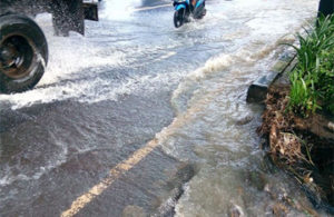 Air Sungai Meluap, Jl. Pemuda Mojosari Terendam