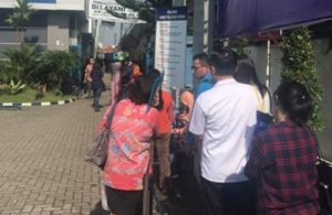 Antrean Imigrasi Waru