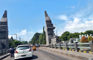 Perbaikan Jalan di Pintu Masuk Gresik
