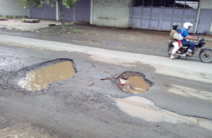 Aspal Rusak di Jl. Bhayangkara Belum Ditangani Pemerintah