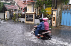 Banjir di Petemon Barat