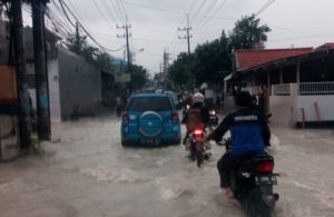 Banjir di Cekungan JL Lontar Rabu (3/5) Sore