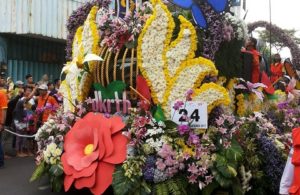 Mobil hias dari DKRTH Surabaya