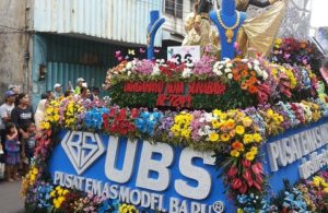 UBS berhias Bunga di Pawai Bunga dan Budaya 2017