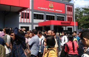 Antrean di Kejaksaan Negeri Surabaya
