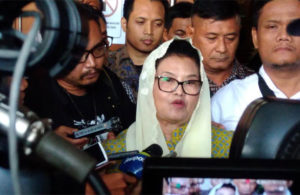 Mantan Menkes Siti Fadilah Supari Bebas - Suara Surabaya