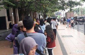 Antrean Pembelian Tiket di Stasiun Gubeng