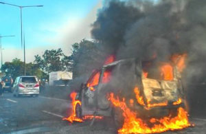 Mobil Terbakar di Tol Perak