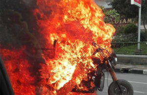 Motor Roda Tiga Membara