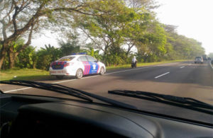 Nyelonong Masuk Tol