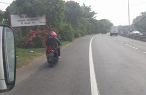 Nyantai Nyelonong Masuk Tol