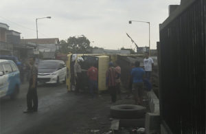 Truk Terguling di Kalianak Kedua Kalinya