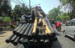 Kurang Memperhatikan Keselamatan Berkendara