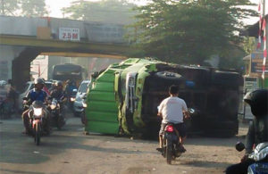 Tabrak Viaduk, Satu Korban Meninggal Dunia