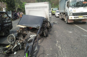 Mobil Box Ringsek Tak Terbentuk