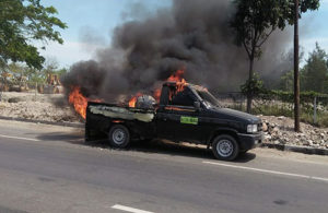 Mobil Terbakar di Tuban