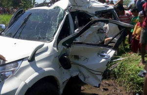 Kecelakaan Kereta Api Tabrak Mobil