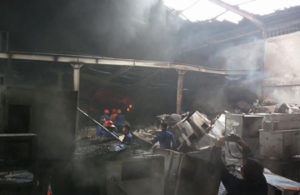 Kondisi Bagian Dalam Gudang Elektronik yang Terbakar