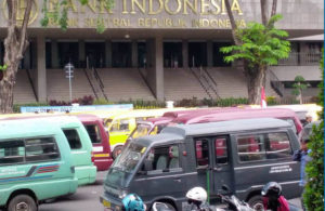 Kepadatan di Depan Gedung BI