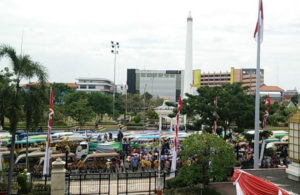 Unjuk Rasa Angkot di depan Kantor Gubernur Jawa Timur