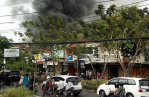 Kebakaran Toko Bahan Bangunan di Mulyosari
