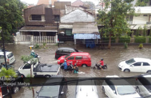 Banjir di JL Ngagel Madya