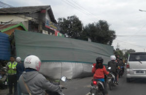 Truk Terguling, Diduga Sopir Ngantuk