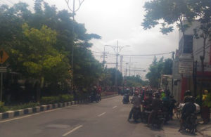 Tanah Sengketa, Warga Beraksi Menutup Jalan