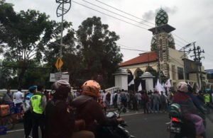 Demo di Depan Kejati Jatim