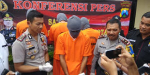 Ini Cara Pemilik Toko Warna-Warni Membakar Tokonya Sendiri – Suara Surabaya