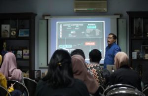Kuliah Umum Mahasiswa S2 Unair di SS