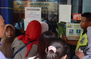 Demi Sekolah Anak….