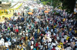 Ribuan Massa Berkumpul Jelang Putusan MK