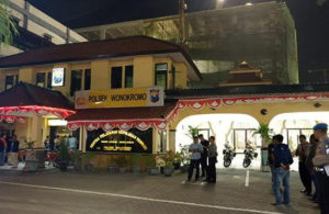 Penyerangan di Polsek Wonokromo