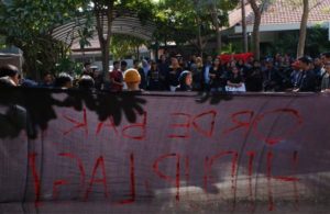 Unair Menuntut Presiden Terbitkan Perppu