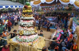 Parade Seribu Tumpeng di Genilangit