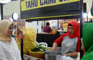 Parade Kuliner Suroboyoan di ITC Mega Grosir
