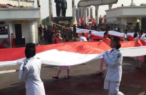 Merah Putih Sepanjang 2.000 Meter